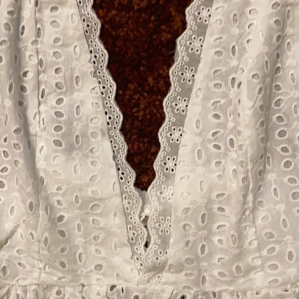 UEC White eyelet top size M - Picture 4 of 5